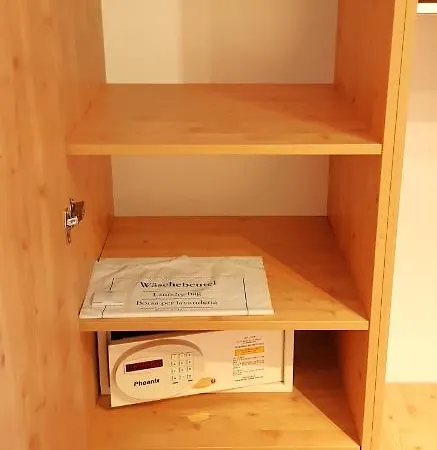 ゲストハウス Helvetia 3*